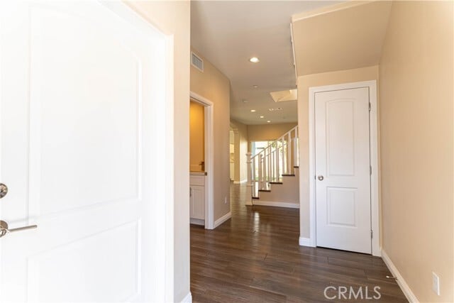 Building Photo - 9246 Cedros Ave