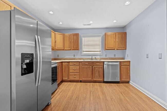 Foto del edificio - 227 N Miles St