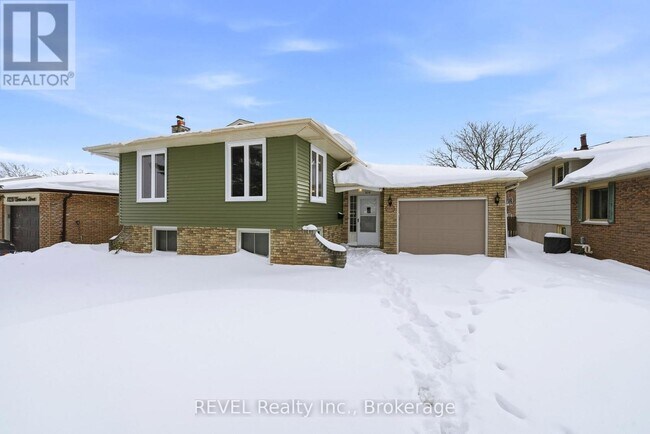 Building Photo - 8230 Westwood St