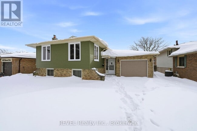 Photo du bâtiment - 8230 Westwood St