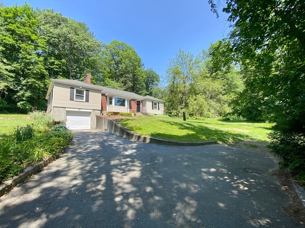 Primary Photo - 250 Boston Post Rd