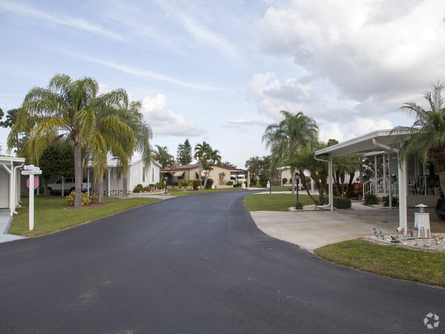 Building Photo - Blue Heron Pines