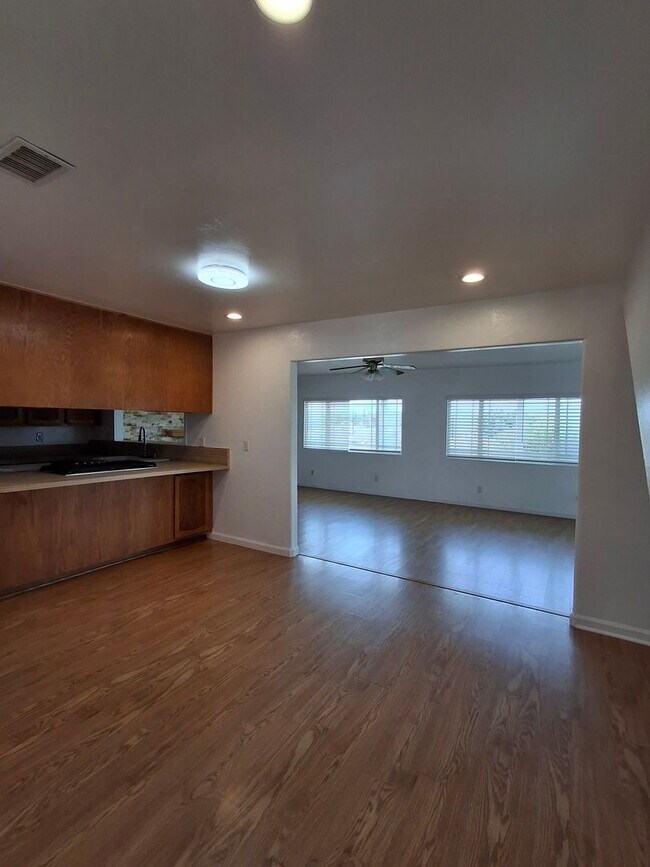 Foto del edificio - Amazing 4-Bedroom Home w/ Views!