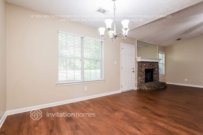 Building Photo - 65 Rosebud Ln