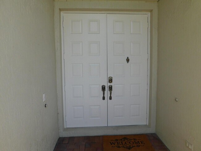 Foto del edificio - 6797 Southport Dr