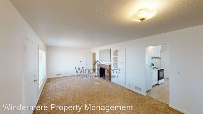 Foto del edificio - 3 br, 1 bath House - 2370 Rainier Dr