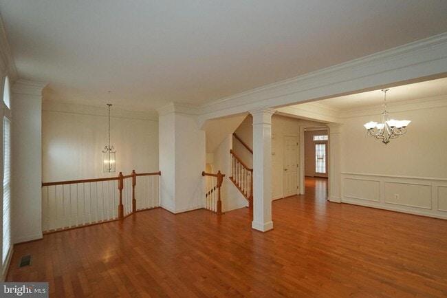 Foto del edificio - Beautiful 4 BD 4.5 BA Townhome in the Reserve at Tysons Corner