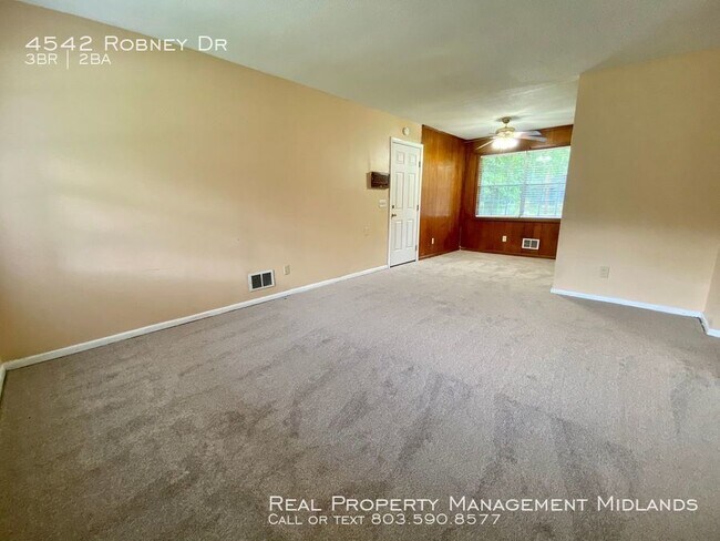 Foto del edificio - Cozy Home in Eastway Park! Apply Now!