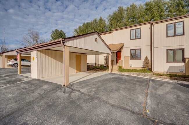 Foto del edificio - 1175 Pebble Dr