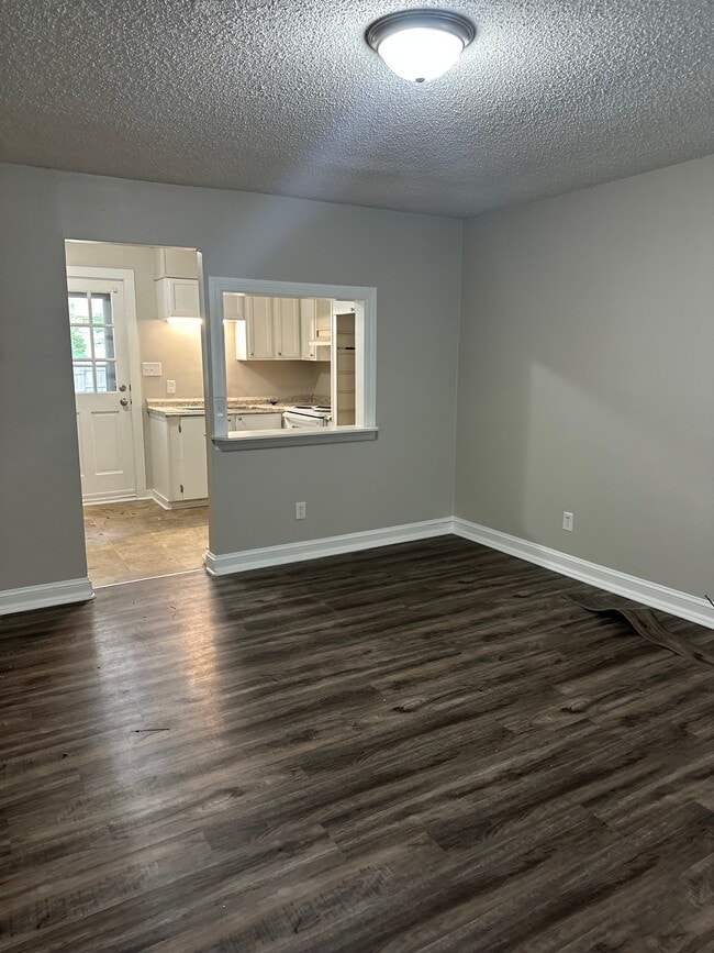 Building Photo - 106 Juniper Ln