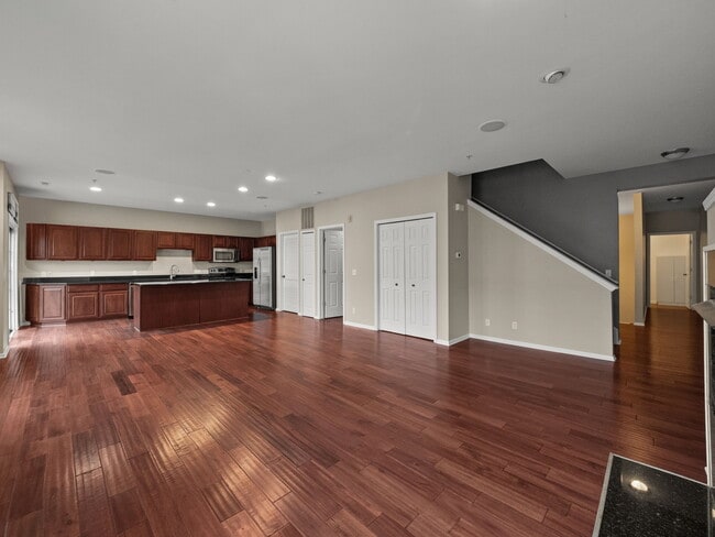 Building Photo - 3139 Camden Dr