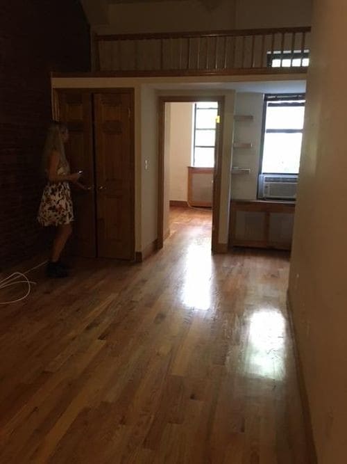 Building Photo - 59 W 76th St