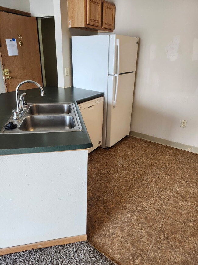 Foto del edificio - 3 Bedroom | 2 Bathroom 3rd Floor (Top Floor) Unit in Oelwein Available RIGHT NOW!