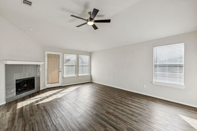 Foto del edificio - Desirable Cross Oak Ranch