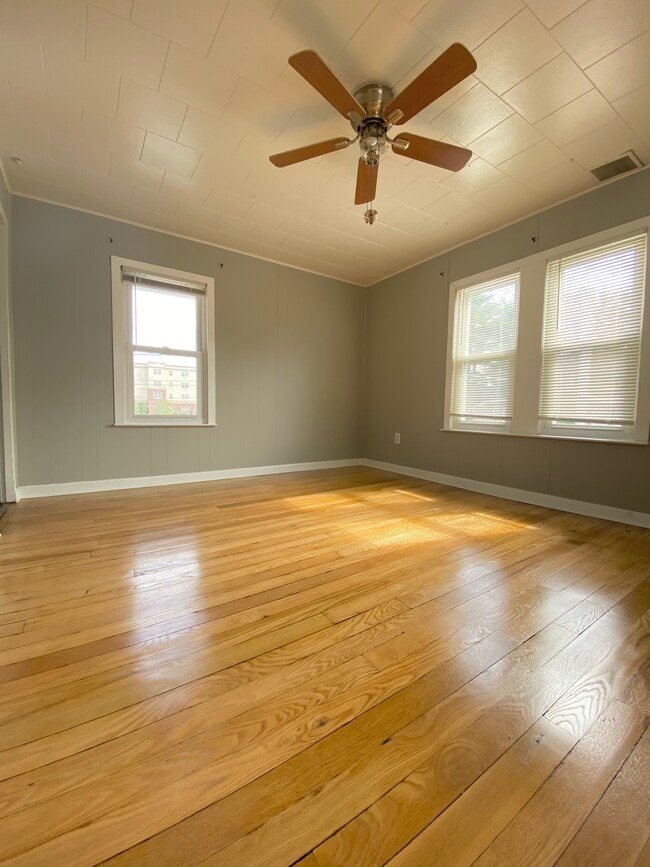 Foto del edificio - 137 School St