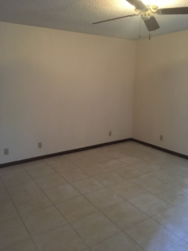 Building Photo - 7906 Dwyer Dr