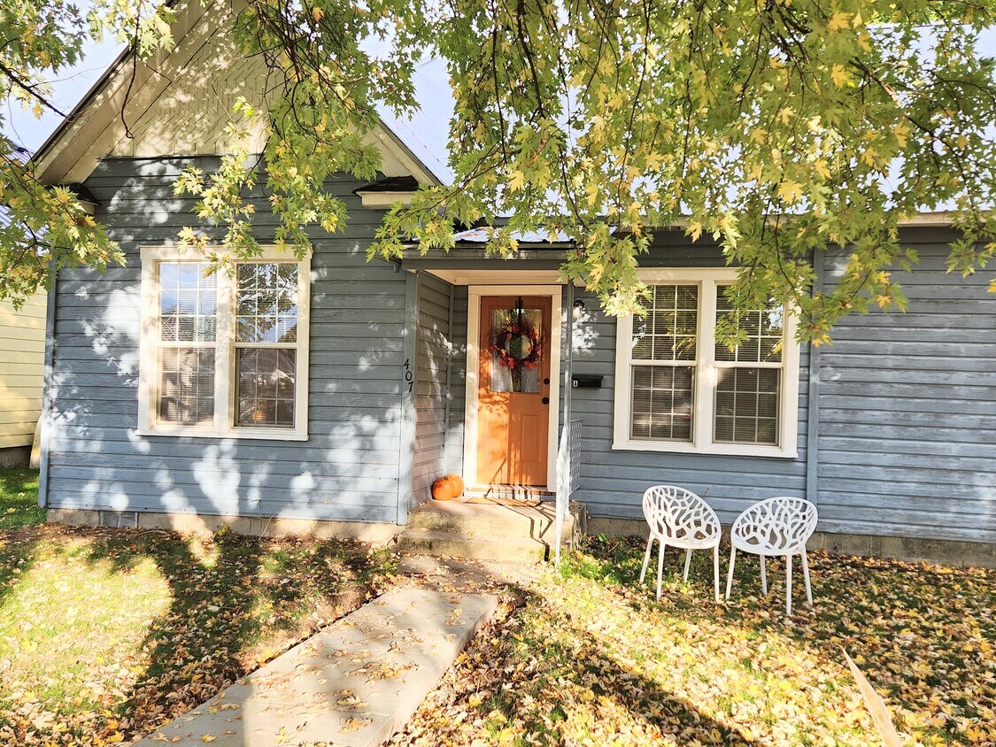 Primary Photo - 407 S Florence Ave