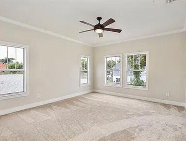 Building Photo - Luxury Winter Park 3 Bedroom 2.5 Bath 2 Ca...
