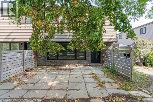 Building Photo - 250 Montmorency Dr