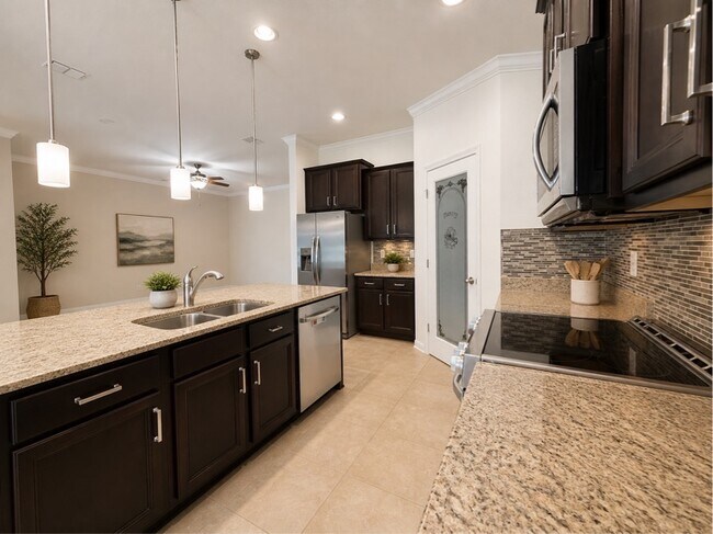 Building Photo - 138 Colorado Springs Way