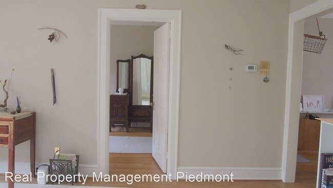Building Photo - 2 br, 1 bath House - 8 Collier Rd NW Unit C3