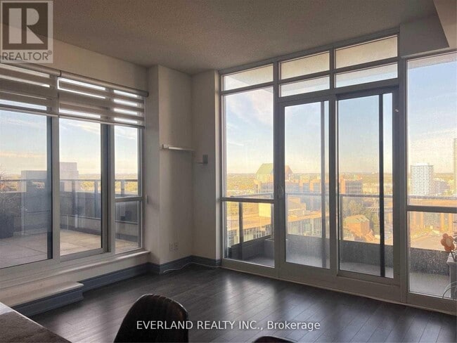 Building Photo - 89 S Town Centre Blvd