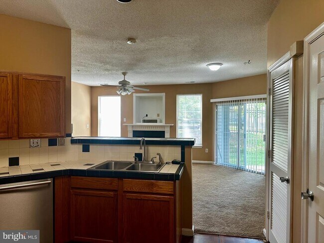 Foto del edificio - 7417 Hindon Cir