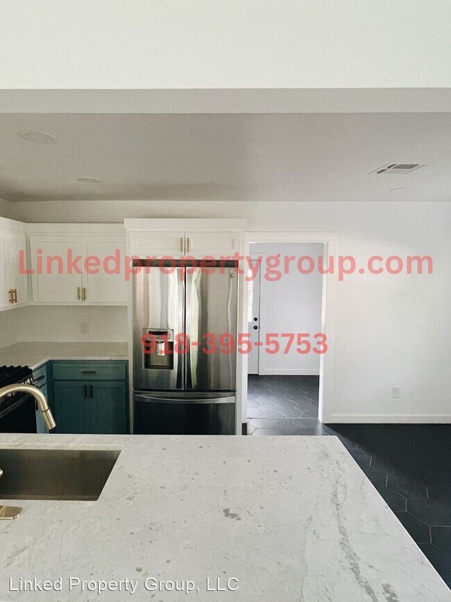 Building Photo - 2 br, 1 bath House - 4042 E 23rd St