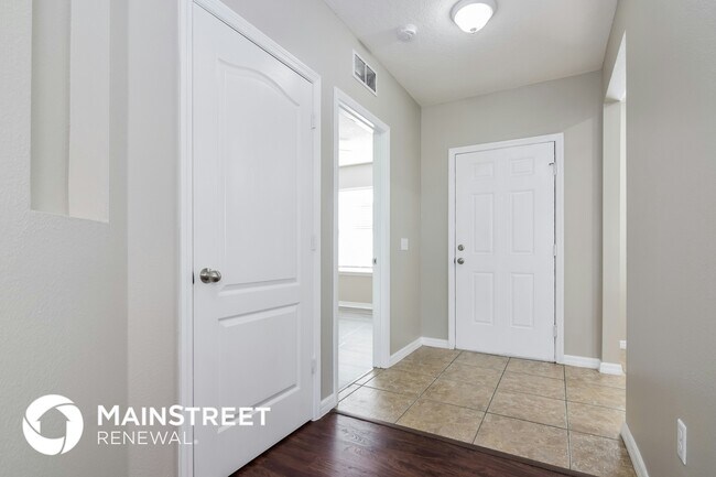 Foto del edificio - 6823 Glenbrook Dr