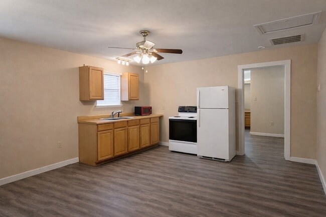 Foto del edificio - 6107 Williams Rd