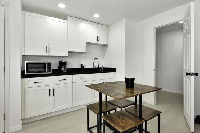Foto del edificio - 3064 S Atlantic Ave