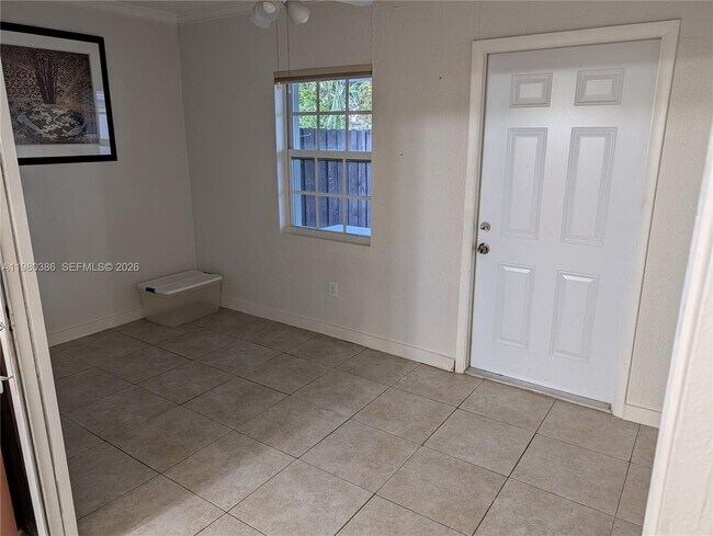 Foto del edificio - 1037 SW 76th Ave