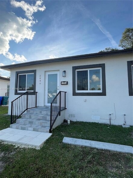 Building Photo - 2846 SW 37th Ave