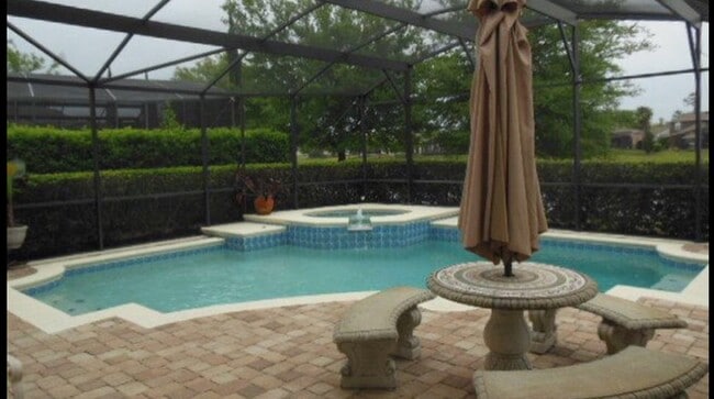 Foto del edificio - 7590 Brightwater Pl