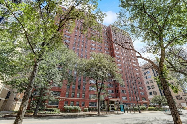 Foto del edificio - 2909 N Sheridan Rd