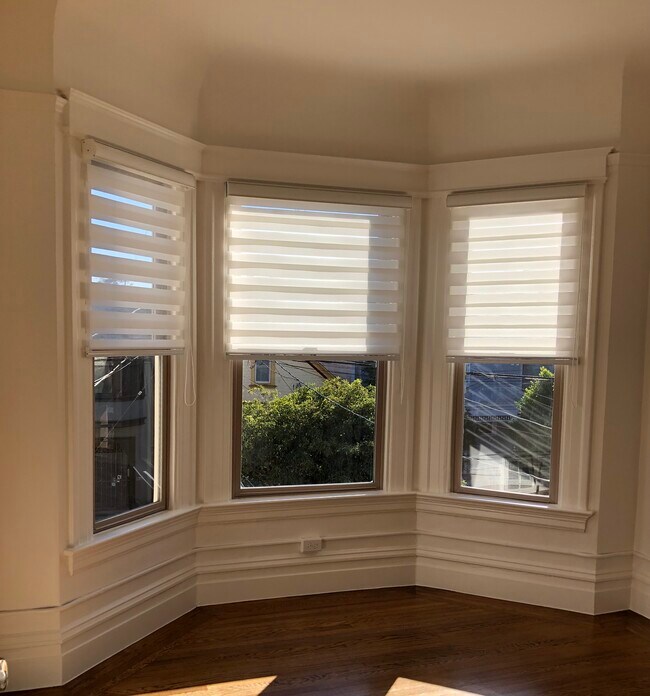 Tons of natural light in the master bedroom - 132 Jersey St