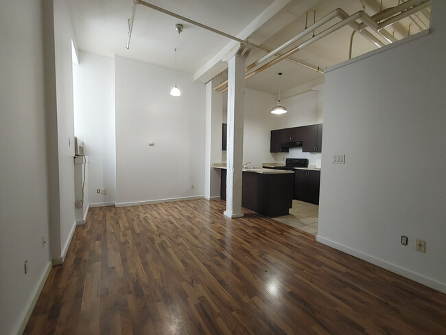 Photo du bâtiment - Loft For Rent In Cambridge