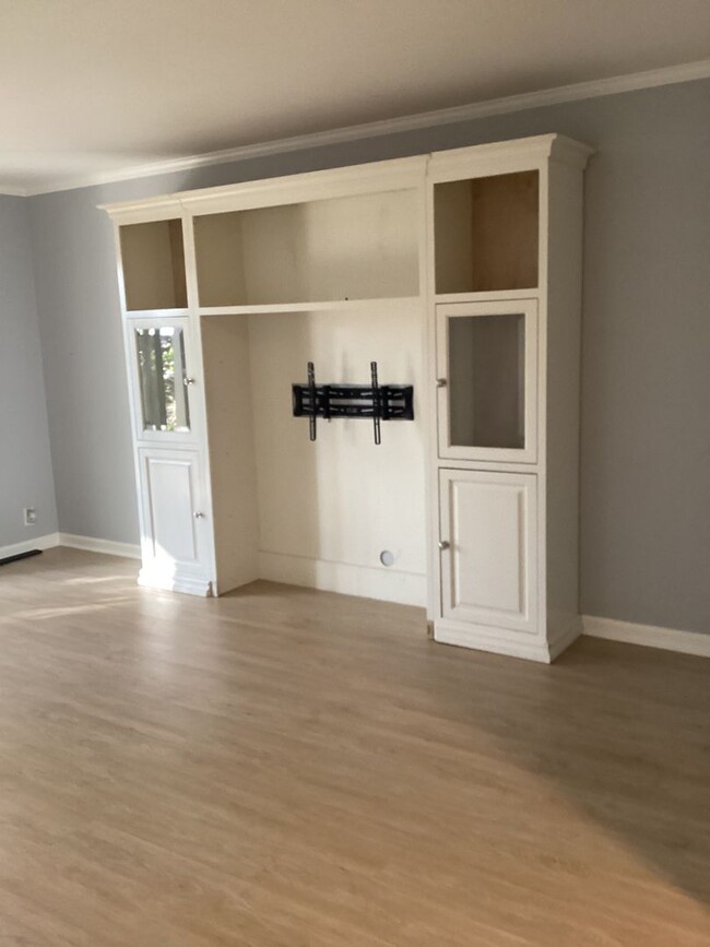 Building Photo - Updated 1 Bedroom Apartment in Goleta!