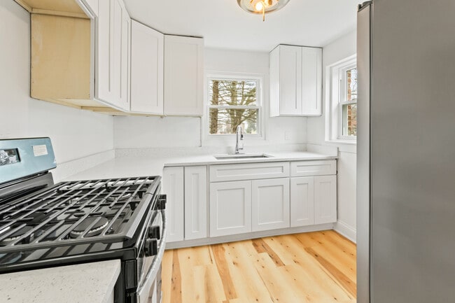 Building Photo - 28 Dunlap Rd