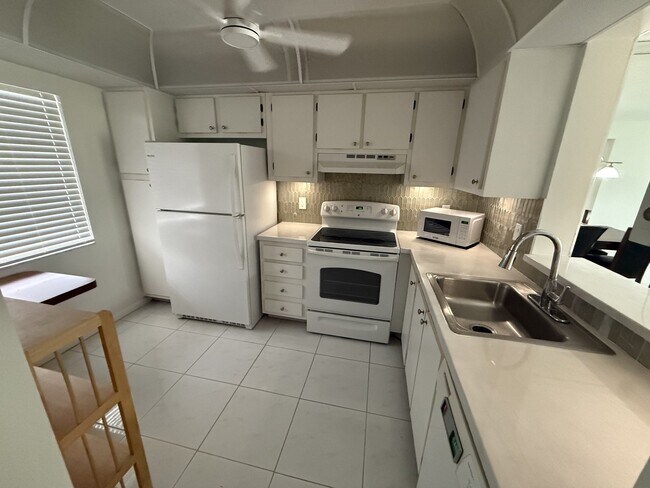 Foto del edificio - 14307 Bedford Dr