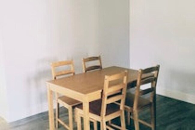 Foto del edificio - 615 N 1100 W St