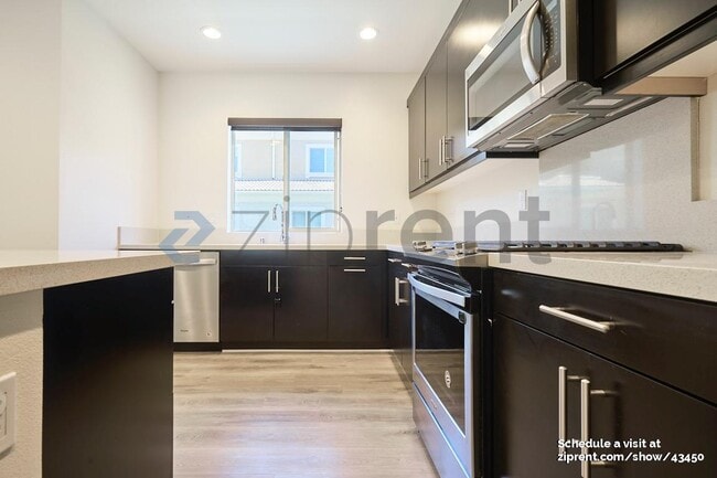 Building Photo - 106 High Mdw