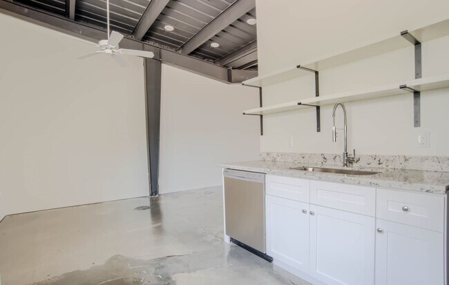 Foto del edificio - 728 Desire St