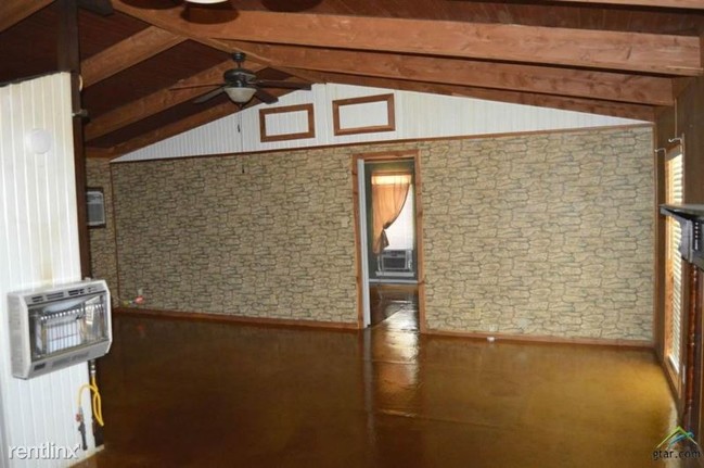 Building Photo - 1 br, 1 bath House - 133 N Main Street