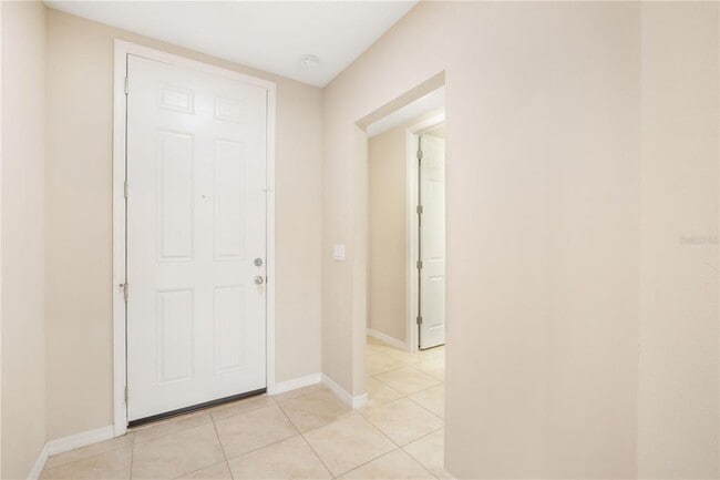 Building Photo - 13330 Palmera Vista Dr