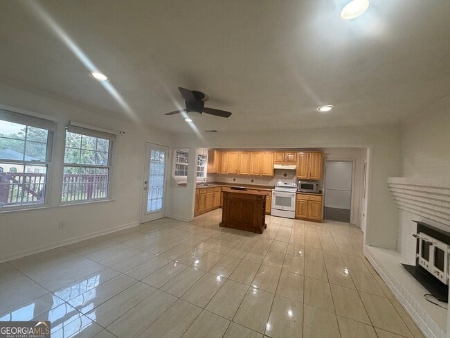Building Photo - 981 Woodward Park Dr