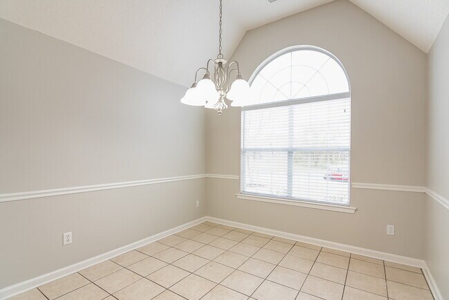 Building Photo - 115 Mossy Springs Dr