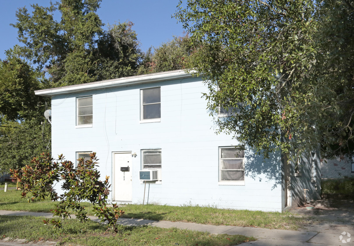 Building Photo - 1803 W 11th St