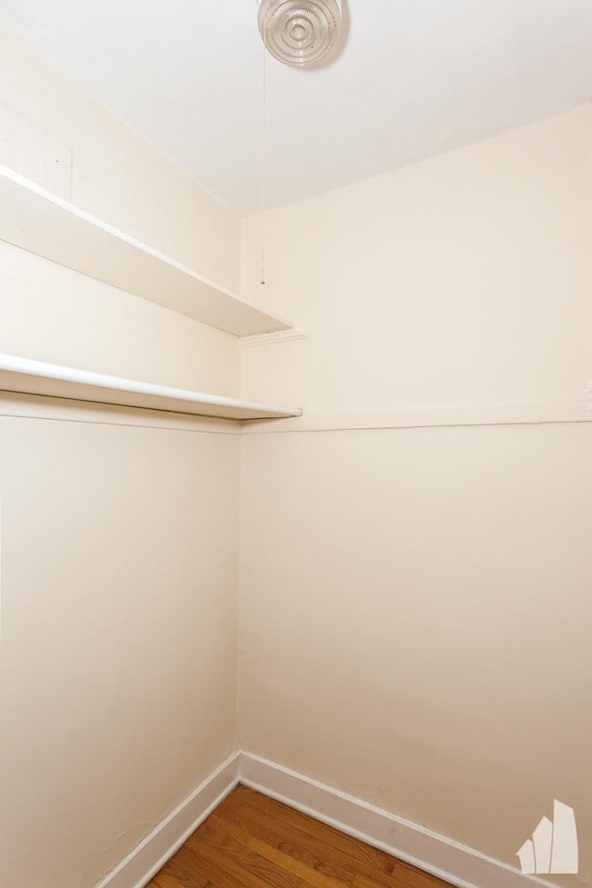Building Photo - 0 bedroom in Chicago IL 60614