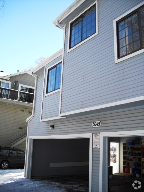 Building Photo - 3045 Kings Rdg